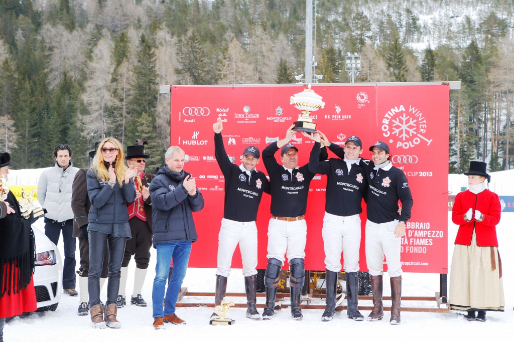 Premiazione_John_Taylor_Montecarlo_Polo_Team_Bandion_1024x682