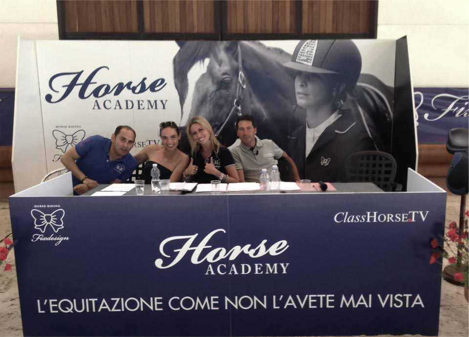 La giuria di salto ostacoli di Horse Academy